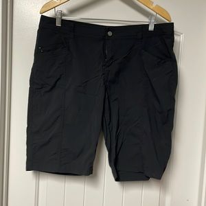 Royal Robbins knee length shorts
